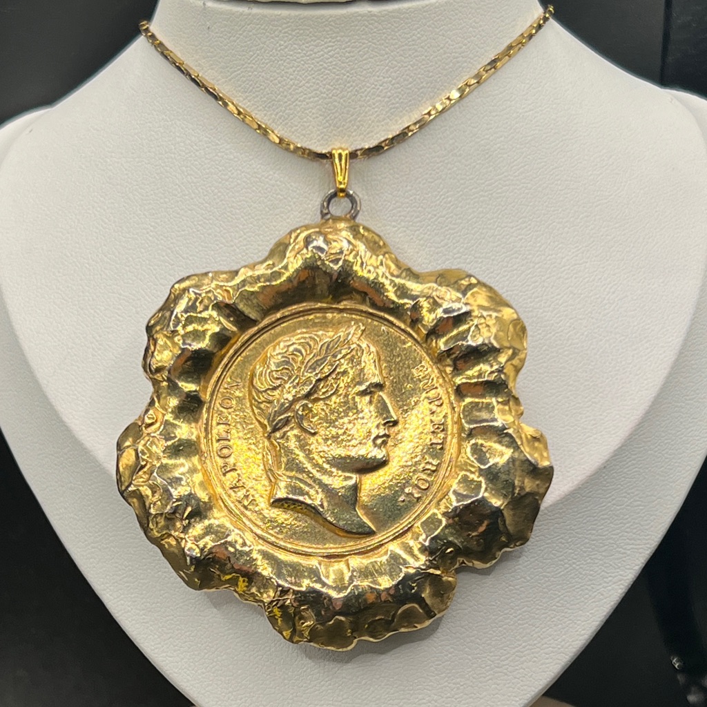 Rare Hattie Carnegie Napoleon Medallion Pendant 375$